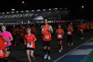 BIB: 828, 82804, 23256
                            <button type="button" onclick="openModal(11488922)" class="btn btn-primary btn-sm float-right btn-popup" data-toggle="modal" data-target=".modal-high-quality">
                        <i class="fas fa-shopping-cart"></i> Add to Cart
                    </button>
                                            <button type="button" onclick="isThisMe(11488922, true)" class="btn btn-success btn-sm float-right btn-popup btn-isme hidden" data-toggle="tooltip" data-placement="bottom" title="นี่คือรูปของคุณใช่ไหม คลิกที่นี่เพื่อเอาเข้าอัลบั้ม">
                        <i class="fas fa-plus"></i> Add to album
                    </button>
                    <button type="button" onclick="isThisMe(11488922, false)" class="btn btn-warning btn-sm float-right btn-popup btn-isnotme hidden">
                        <i class="fas fa-ban"></i> Remove from album
                    </button>